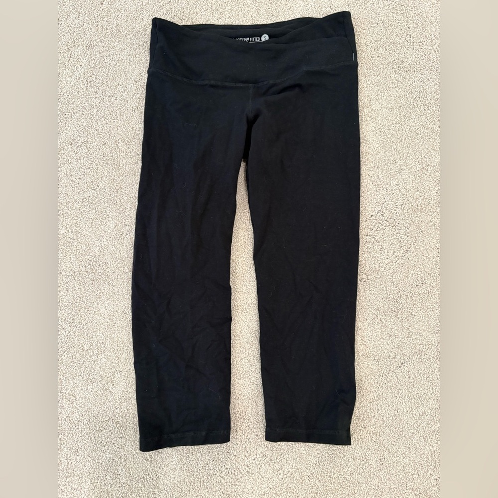 Old Navy Active Fitted Capris, Sz Small Unused
